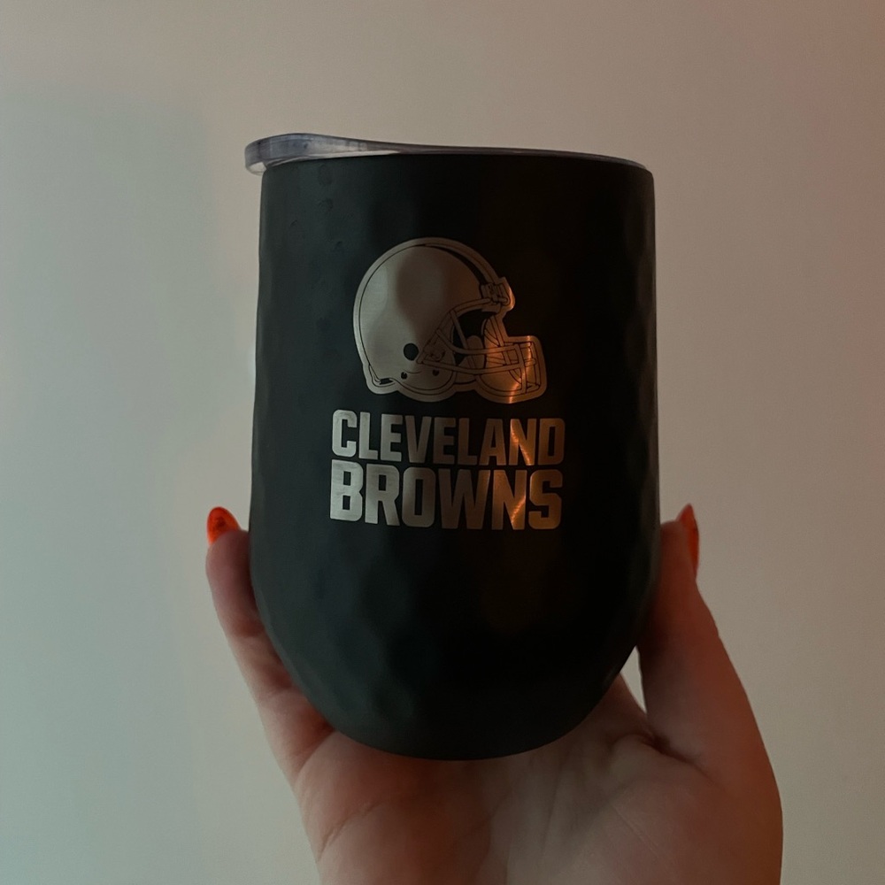CLEVELAND BROWNS PORTABLE INSULATED, STEMLESS WINE / DRINKING CUP!
